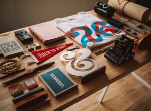 designer-typography-table-shop